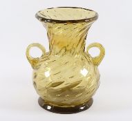 VASE, gelblich getöntes, blasiges und