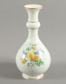 VASE, farbig gemalte heimische Blumen,