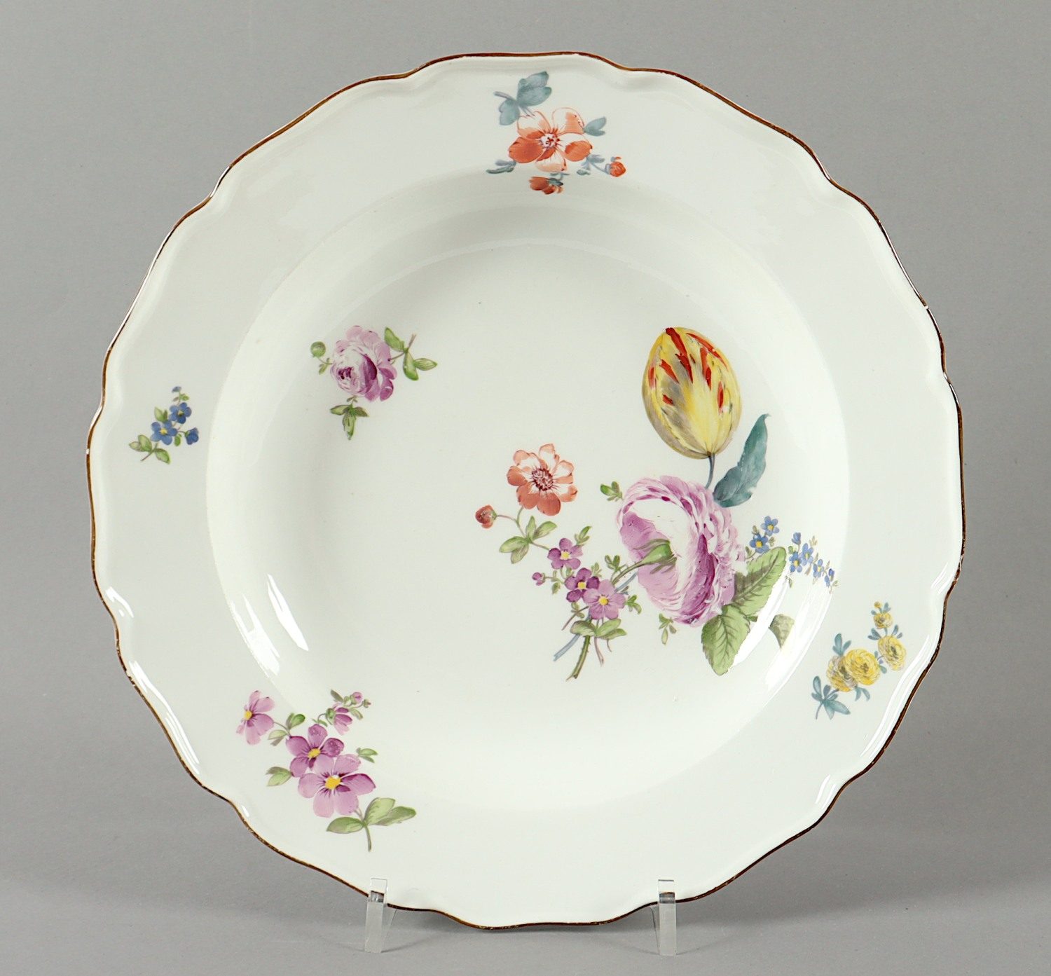 TELLER MIT BLUMENMALEREI, MEISSEN, 18.JH.