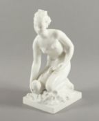 FIGUR "MÄDCHEN MIT FISCH", H 25,5,