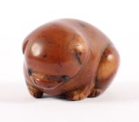 NETSUKE WELPE, Nuss, Augen schwarzes