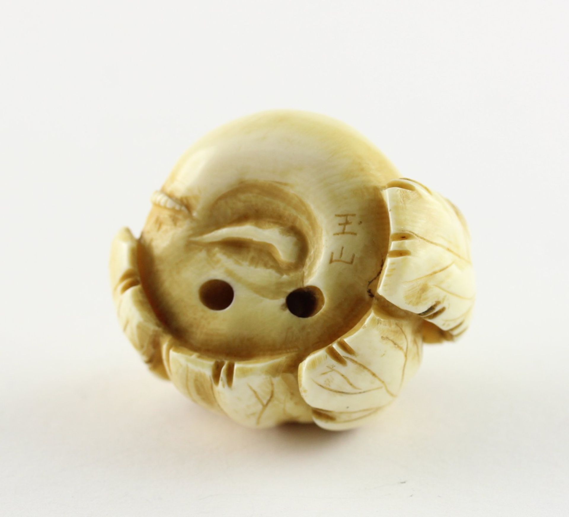 NETSUKE RATTE AUF RETTICH, Elfenbein, - Bild 5 aus 5