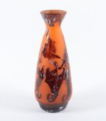 VASE, farbloses Glas, orange-rot