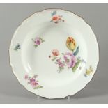 TELLER MIT BLUMENMALEREI, MEISSEN, 18.JH.