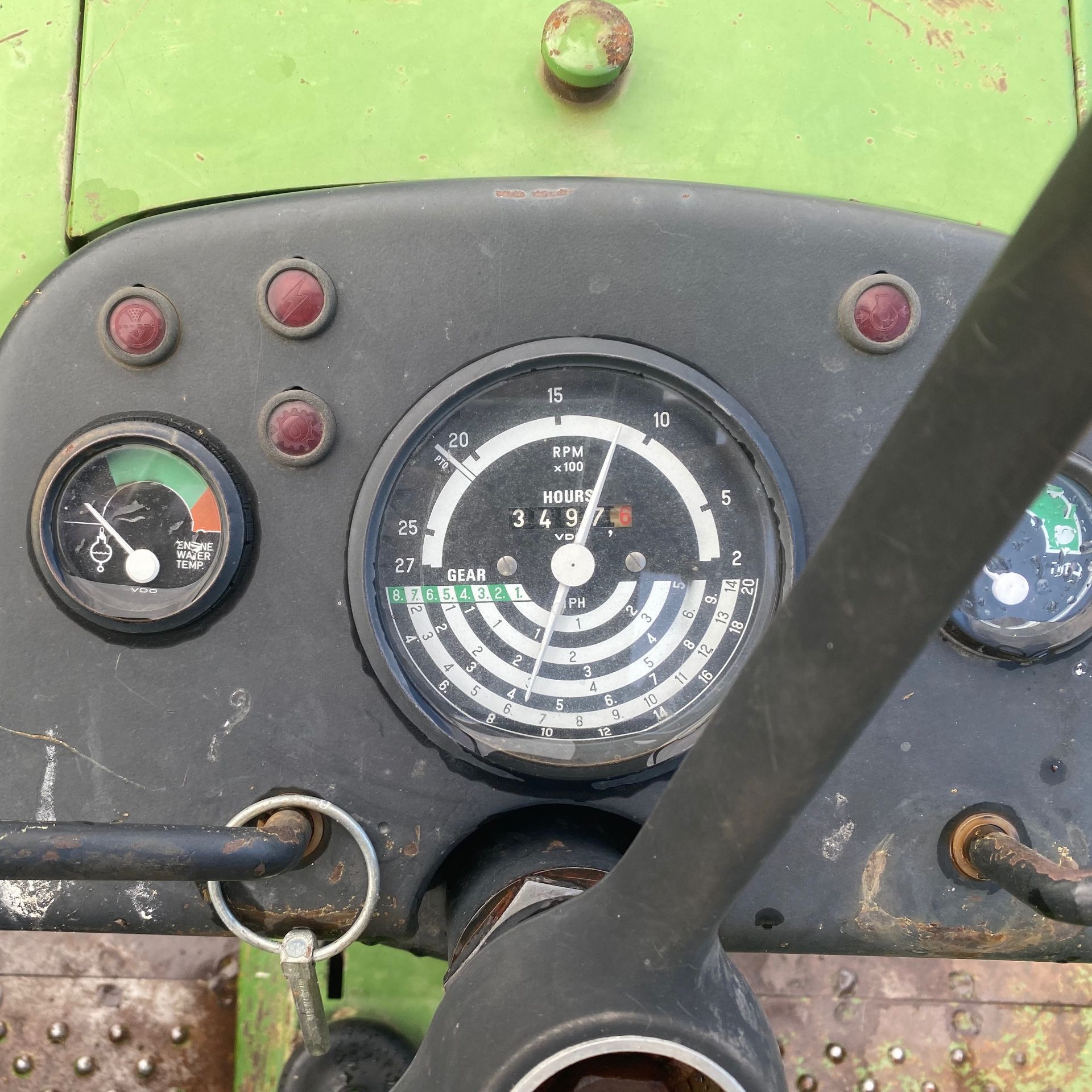 John Deere 2130 - 3497 hours, diesel, excellent rubber - Image 7 of 9