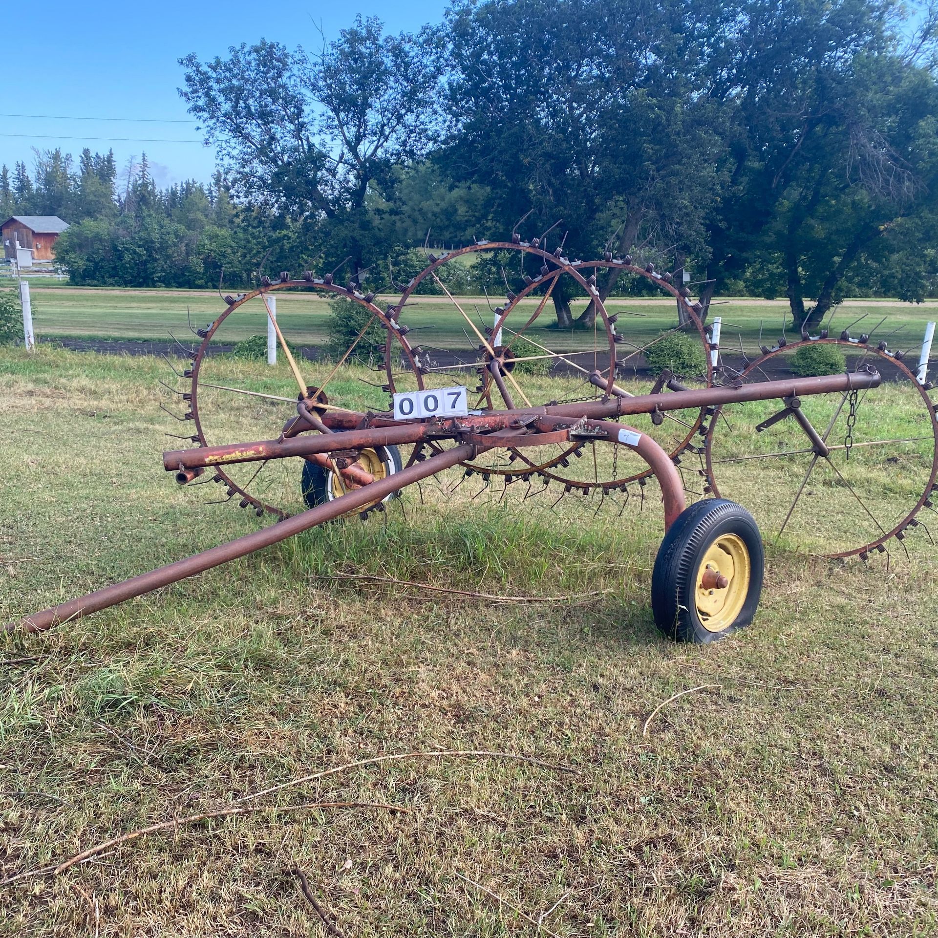 Farmhand 4 wheel rake - 1 wheel missing