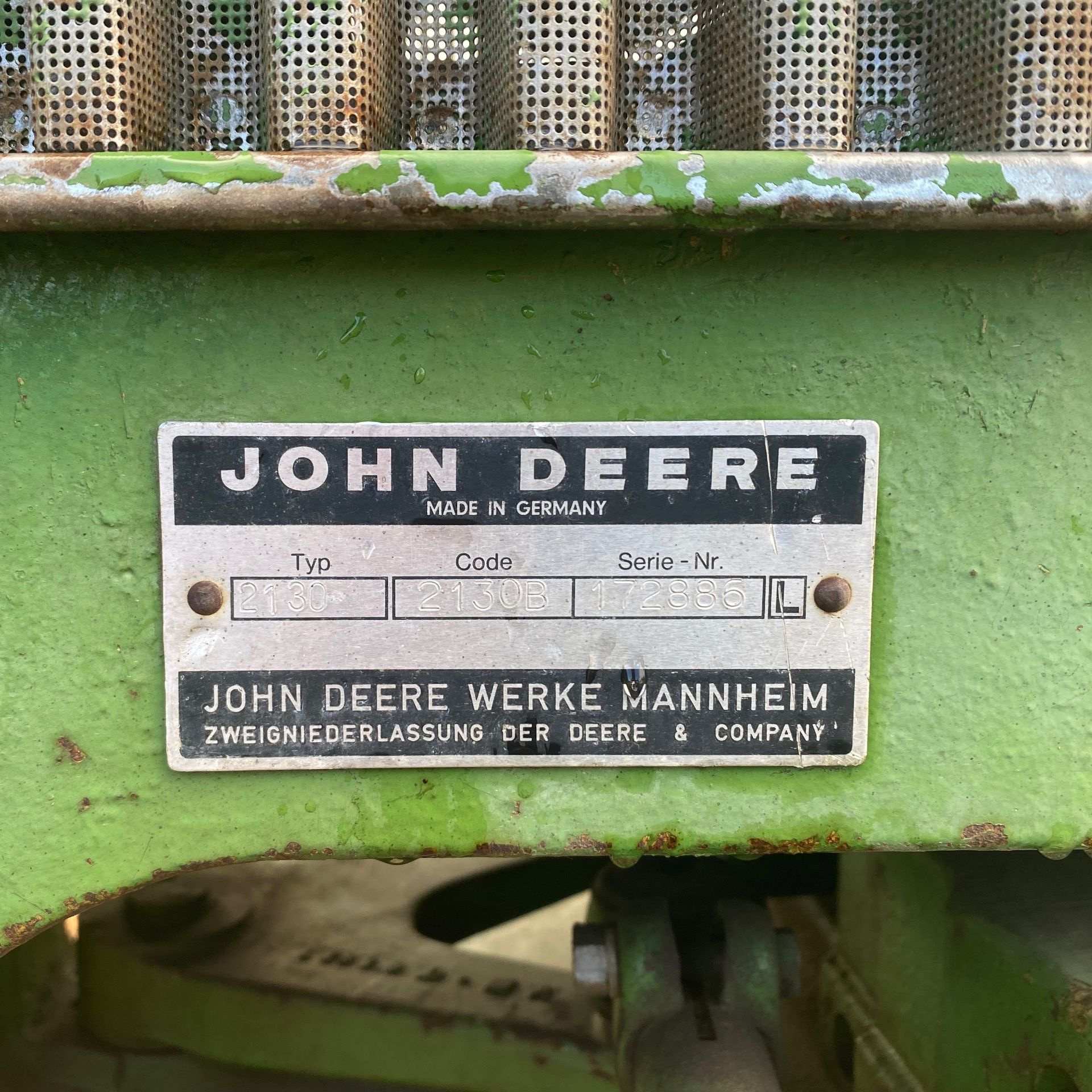 John Deere 2130 - 3497 hours, diesel, excellent rubber - Image 6 of 9