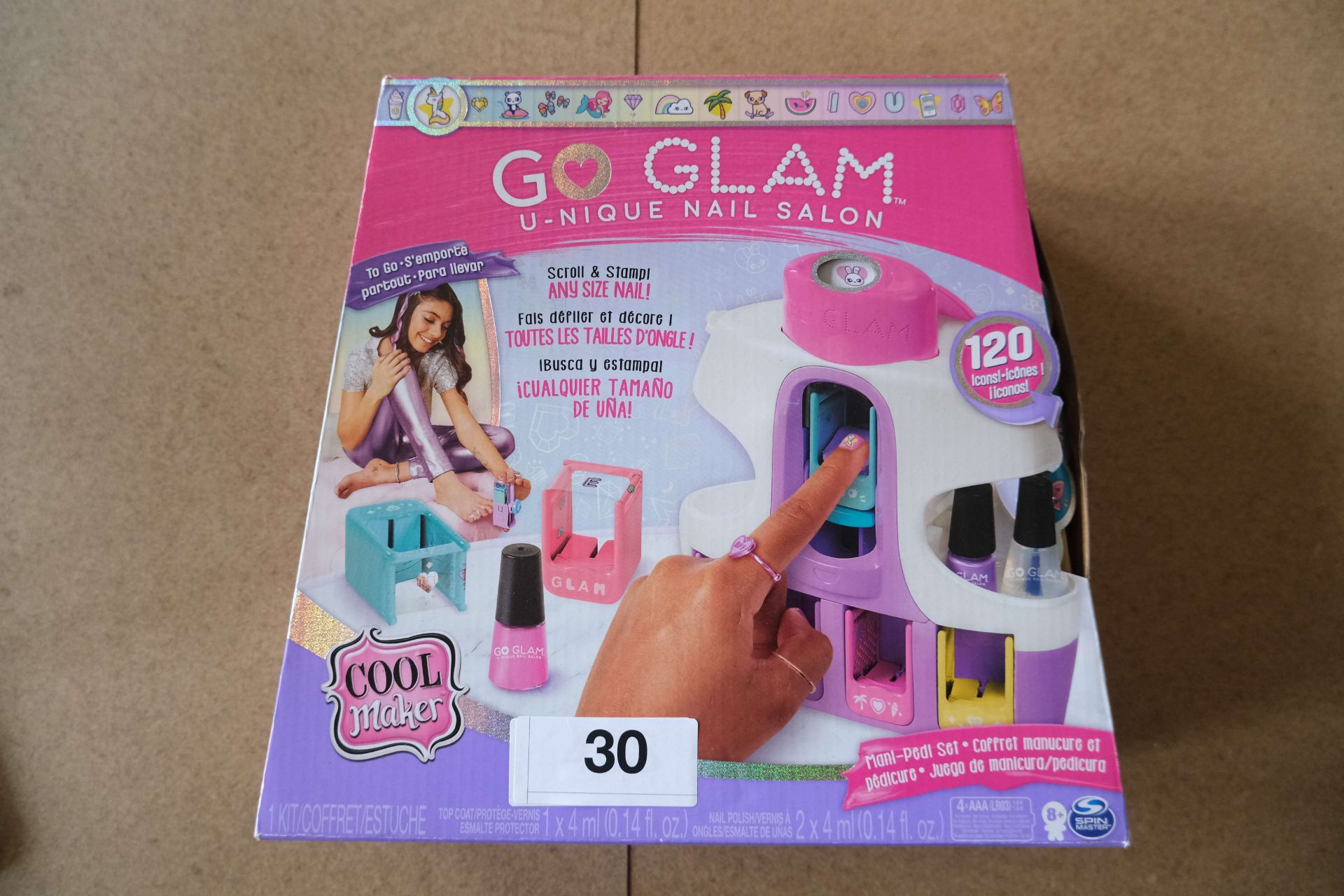 Go Glam U-Nique Nail Salon Cool Maker