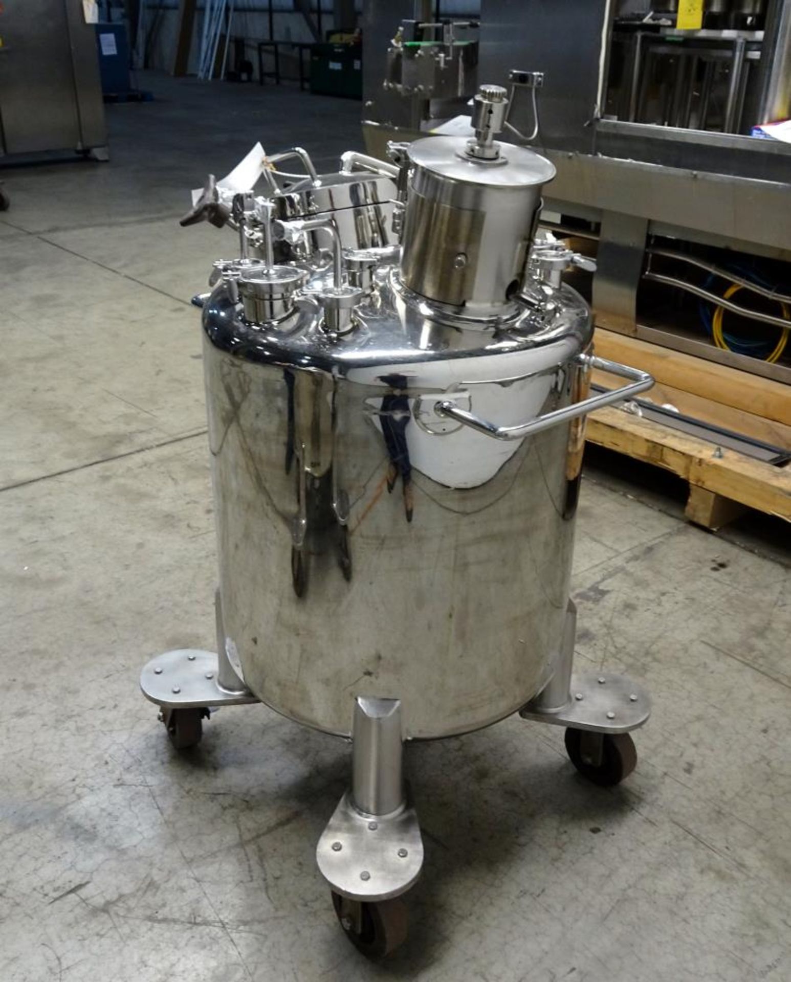 LOT OF (3) Used- Lee Industries Pressure Mix Tank, 200 Liter, Model 200 LDBT, 316L Stainless Steel - Image 2 of 30