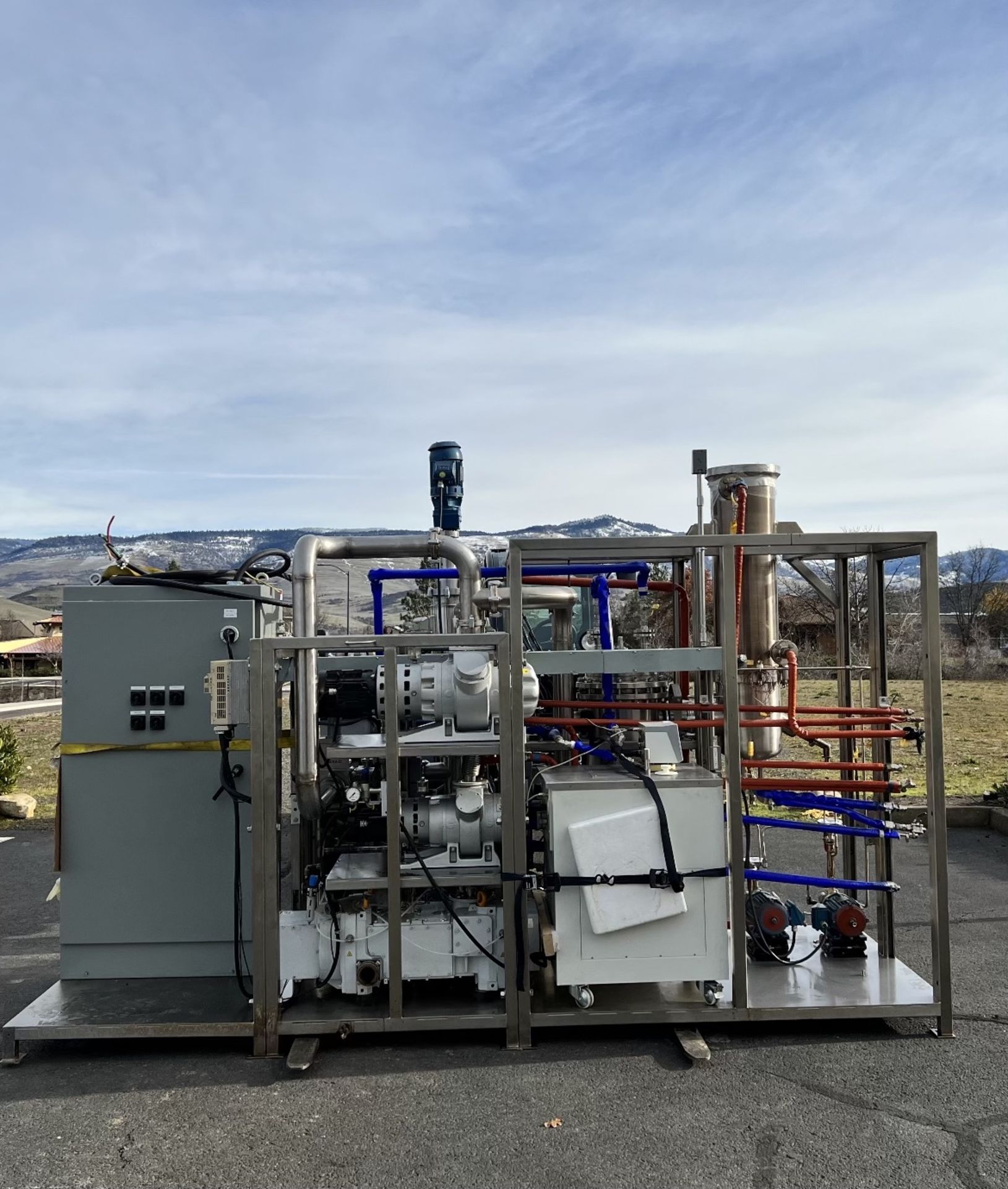 LOCATED IN MEDFORD, OR- Used Chemtech KD75/KD30 Dual-Stage Distillation Unit. Specs & Features: - - Image 4 of 8