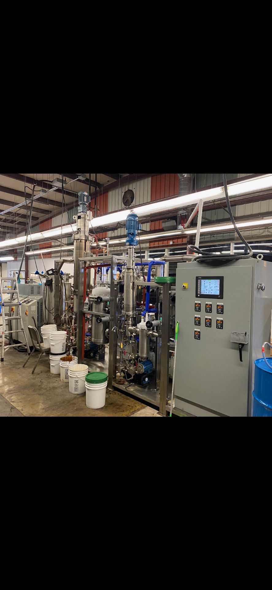 LOCATED IN MEDFORD, OR- Used Chemtech KD75/KD30 Dual-Stage Distillation Unit. Specs & Features: - - Image 8 of 8
