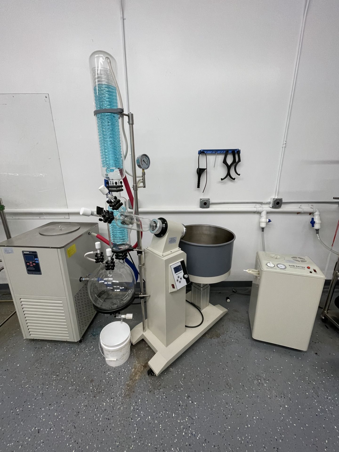 Used Hydrion Scientific Rotary Evaporator. Model RE-550