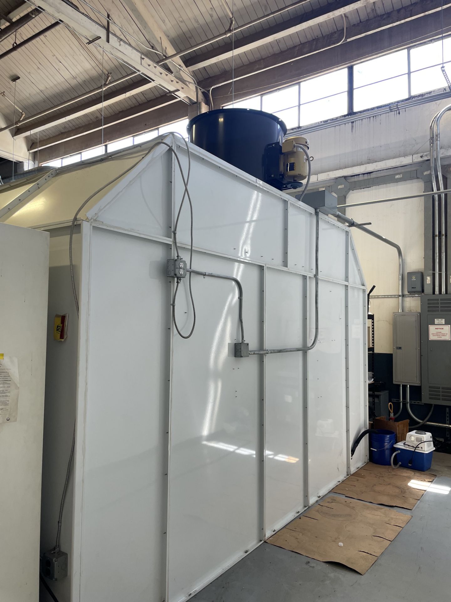 Used Standard Tools & Equipment Co Paint Booth. Approx 27' L x 14.5' W x 9' Tall. - Image 9 of 18