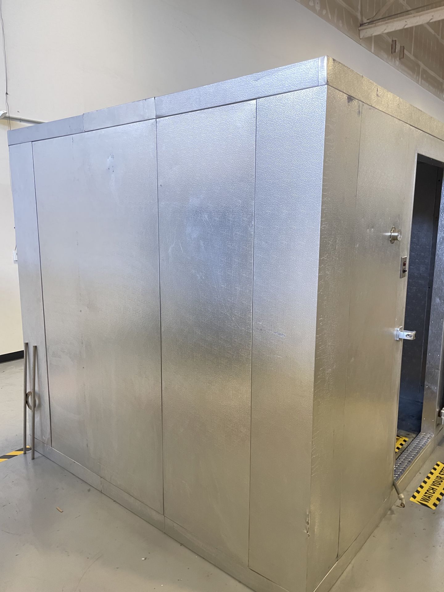 Used Norlake Walk in Cooler w/Cooling Unit. 93”L x 105”W x 90”H & Inner dims: 86”L x 97”W x 82”H - Image 7 of 15