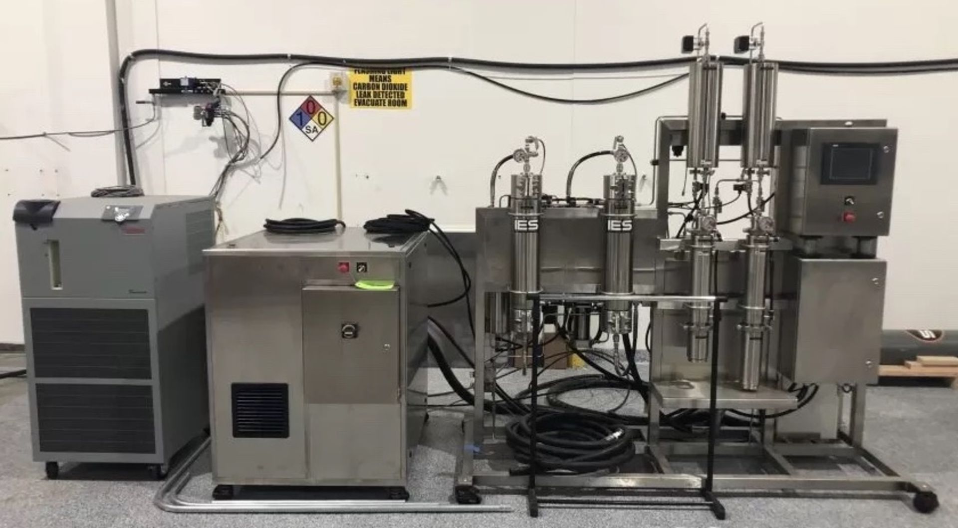 Unused/New IES Extraction Systems Automated 10L Hydraulic CO2 Extraction Machine. Model CDMH.5-2x-2f