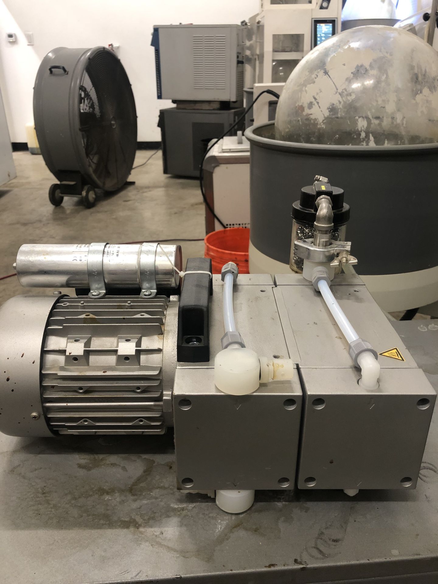 Used United Sciences D316 Stainless Steel Drain Droyd w/ Welch Vacuum Pump. - Image 6 of 6