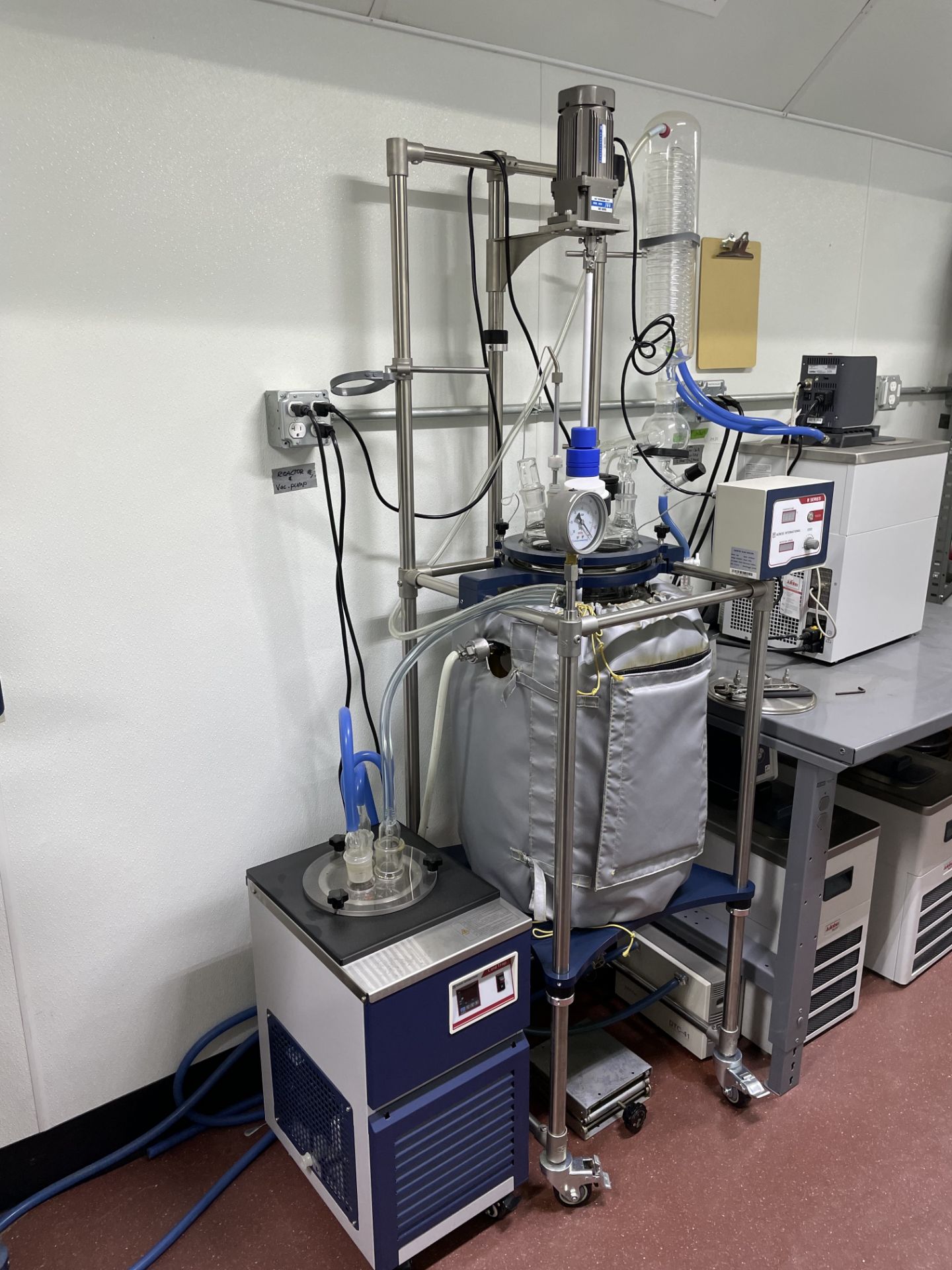 Used Ai 50 L Dual Jacketed Glass Reactor Set Up w/ Cold Trap & (2) Julabo 601F Circulators - Image 2 of 25