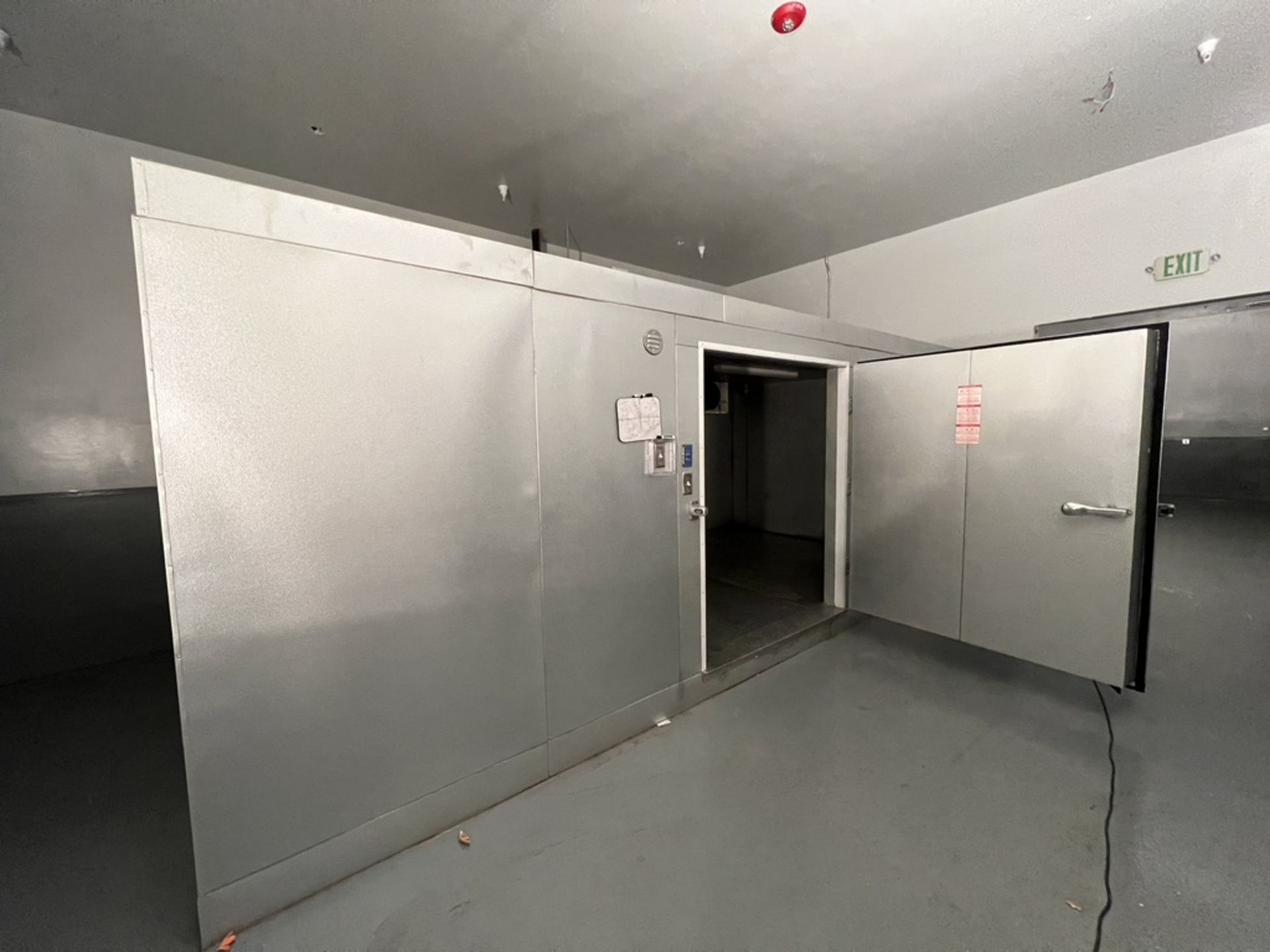 Used Mr Winter 20' x 10' Walk- In Freezer. - Image 5 of 7