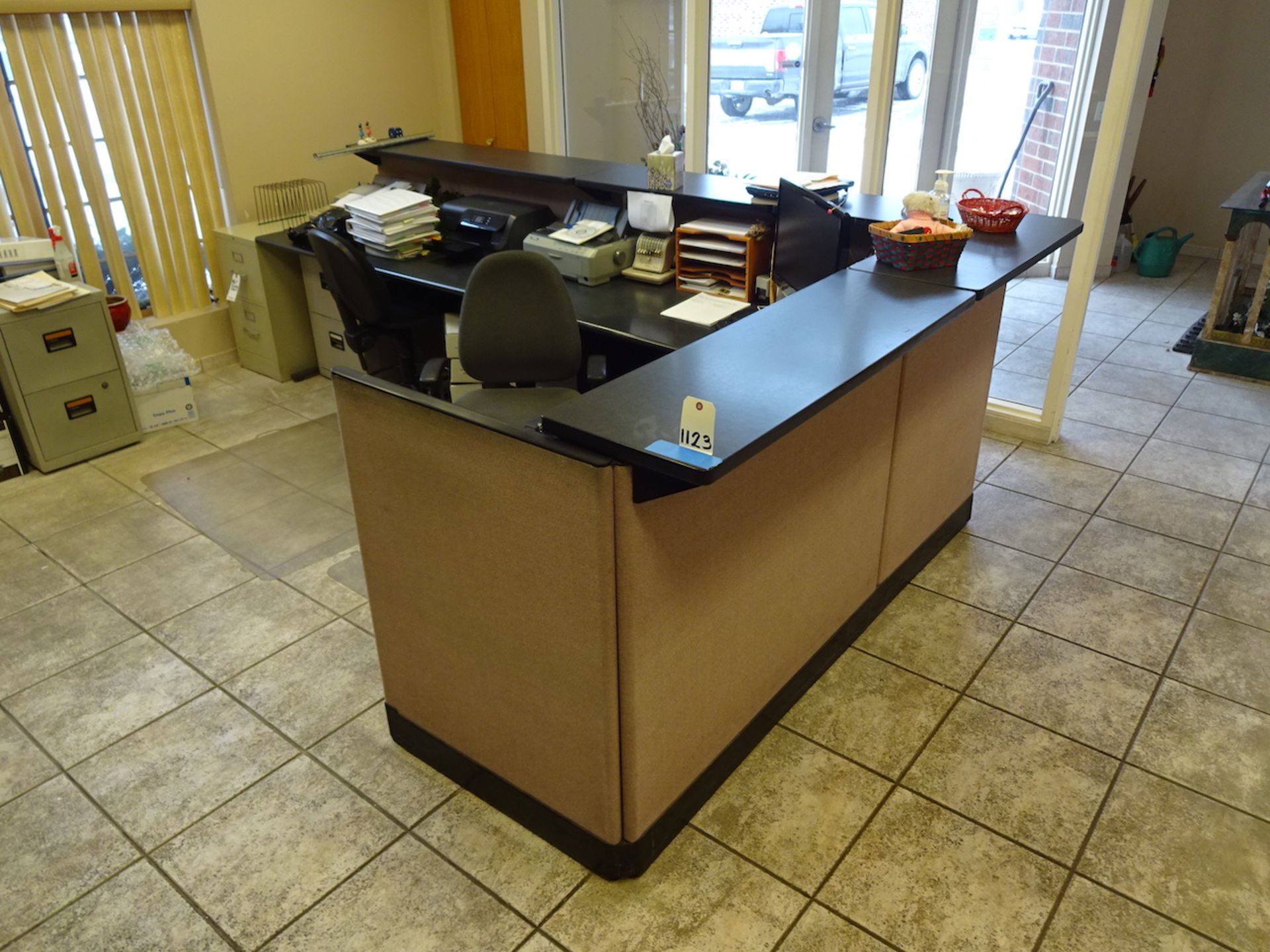 LOT: L-Shaped Reception Desk with 2-Drawer File Cabinet