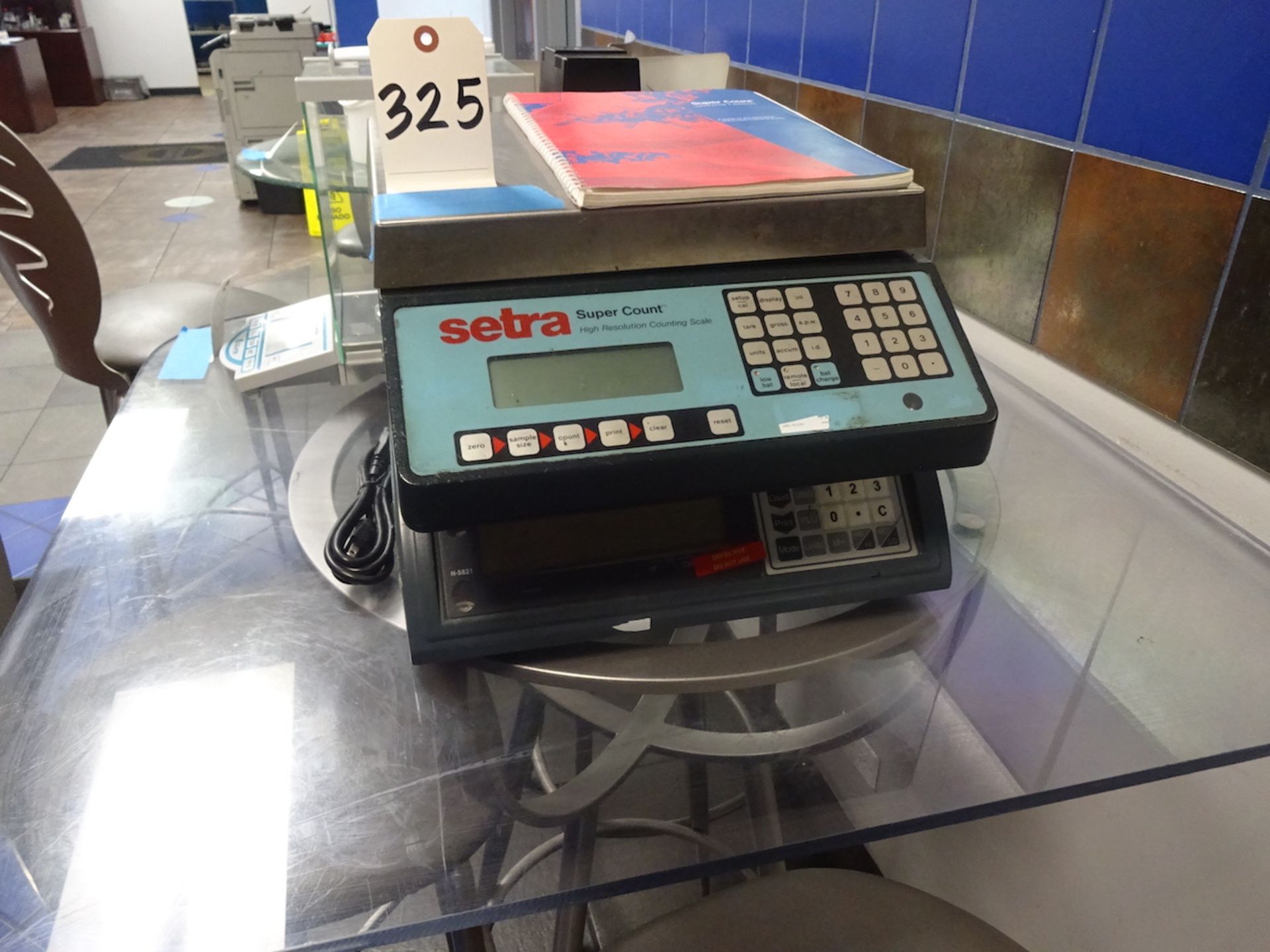 SETRA SUPER COUNT HIGH RESOLUTION COUNTING SCALE & ULINE H5821 DIGITAL SCALE