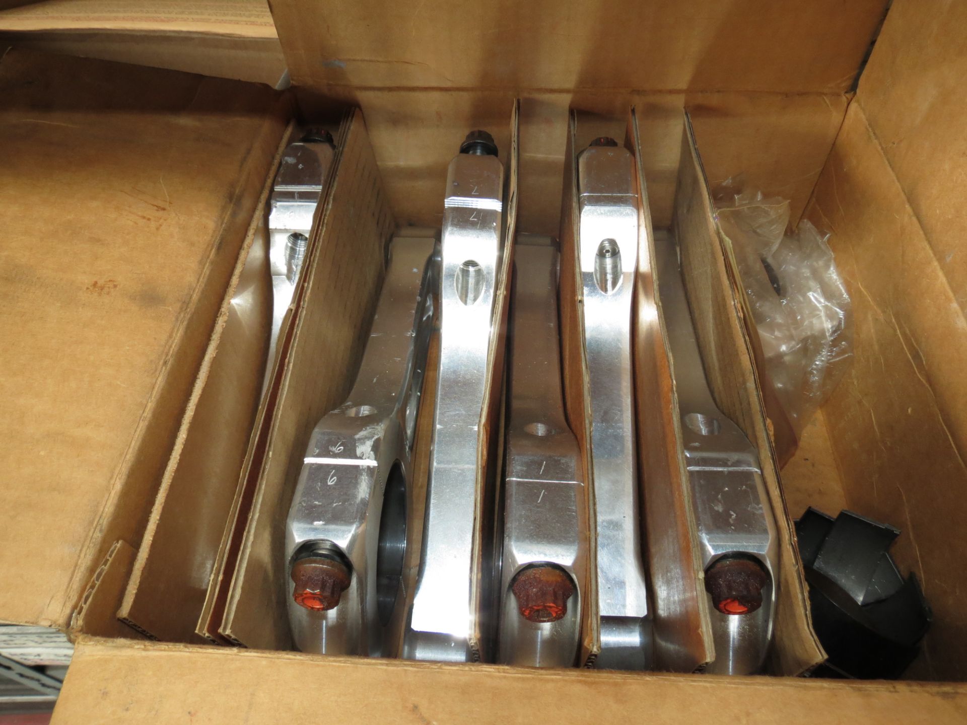 LOT OF ASSORTED CONNECTING RODS (3 BOXES) - Image 7 of 8