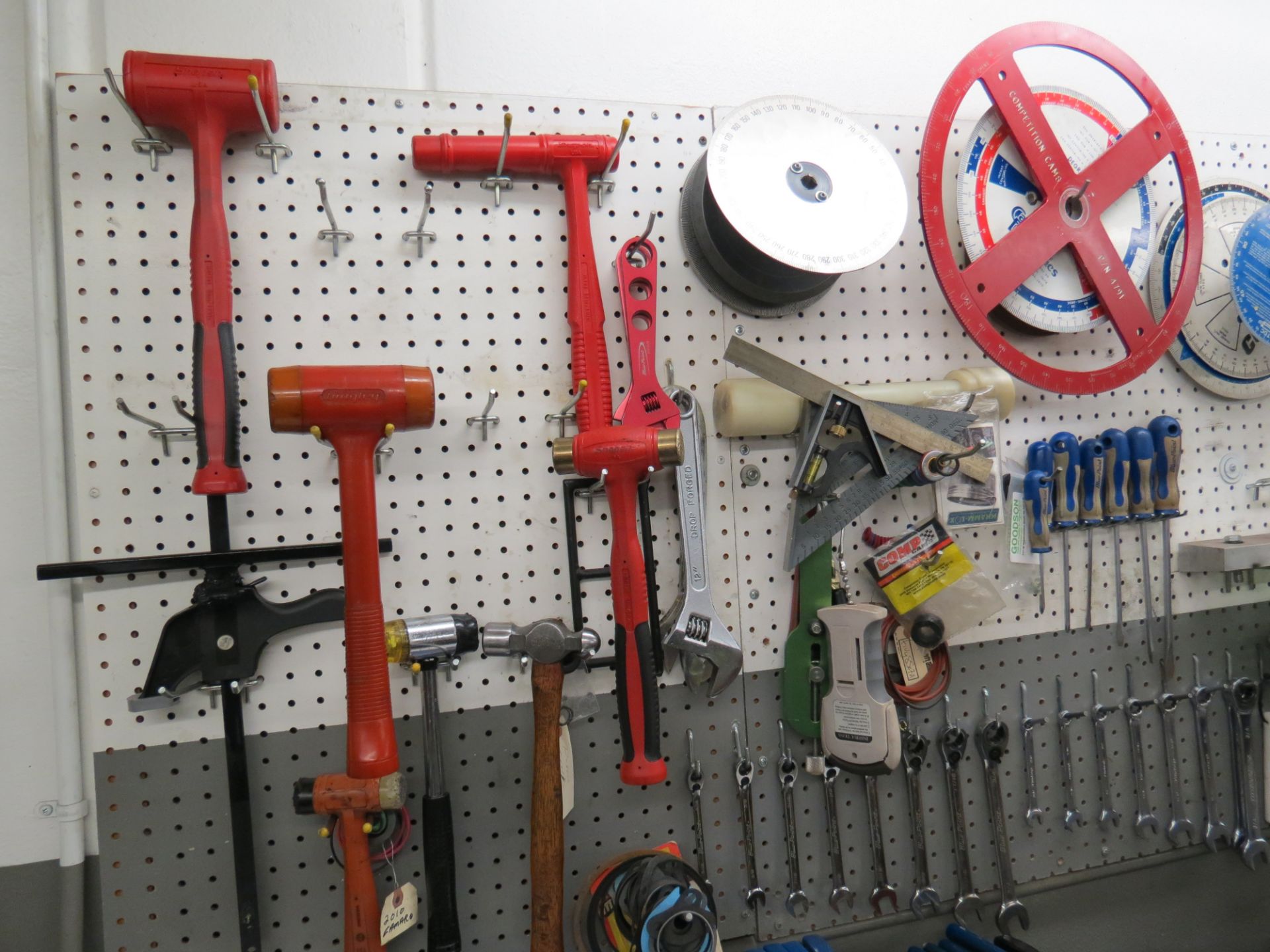 LOT OF ASSORTED TOOLS, CAM CHECKING TOOLS, SCREW DRIVERS, RATCHETS, SOCKETS, WRENCHES, CENTER - Image 2 of 6