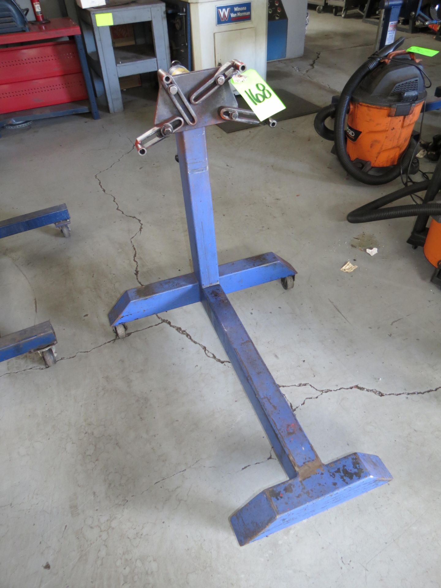 AXE HEAVY DUTY ENGINE STAND APPROXIMATE CAPACITY 2000 LBS.