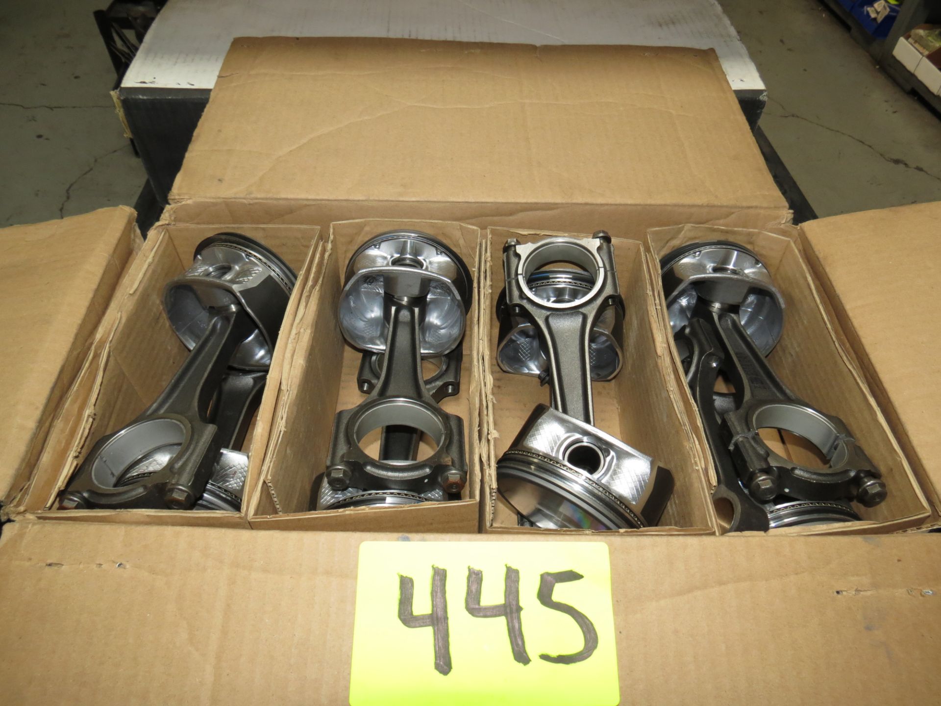 ROSS RACING CHRYSLER SMALL BLOCK PISTONS WITH CONNECTING RODS