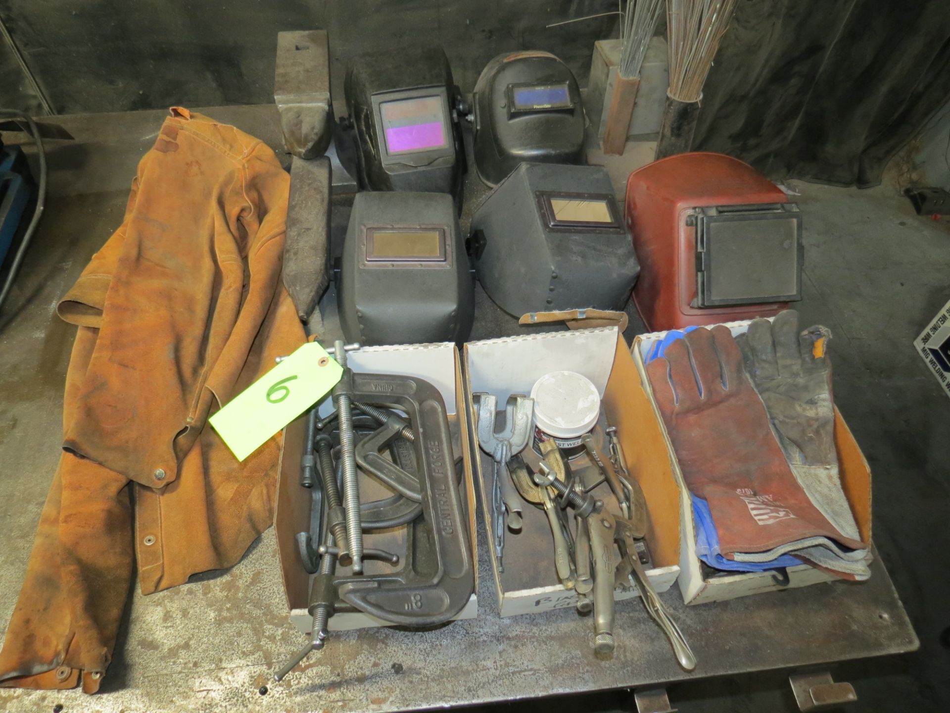 LOT WELDING HELMETS, CLAMPS, GLOVES & SCREENS