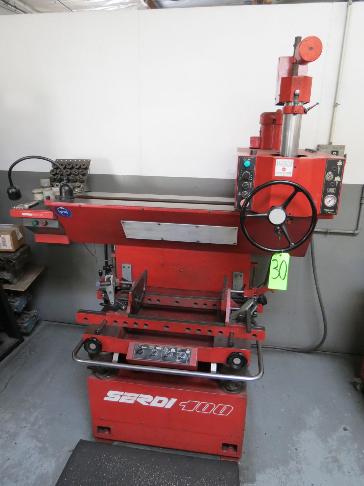 SERDI 100 VALVE SEAT CUTTING MACHINE WITH AND GUIDE AND SEAT TOOLING 1" TO 2 1/2" - Image 2 of 4