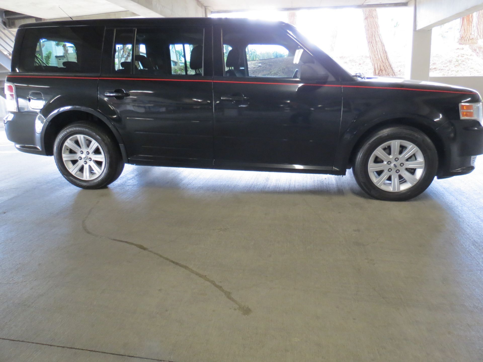 2011 FORD FLEX FULL SIZE CROSSOVER SUV, BLACK, 127,261 MILES, VIN: 2FMGK5BCBBD32669, LIC: 7GME721 - Image 9 of 32