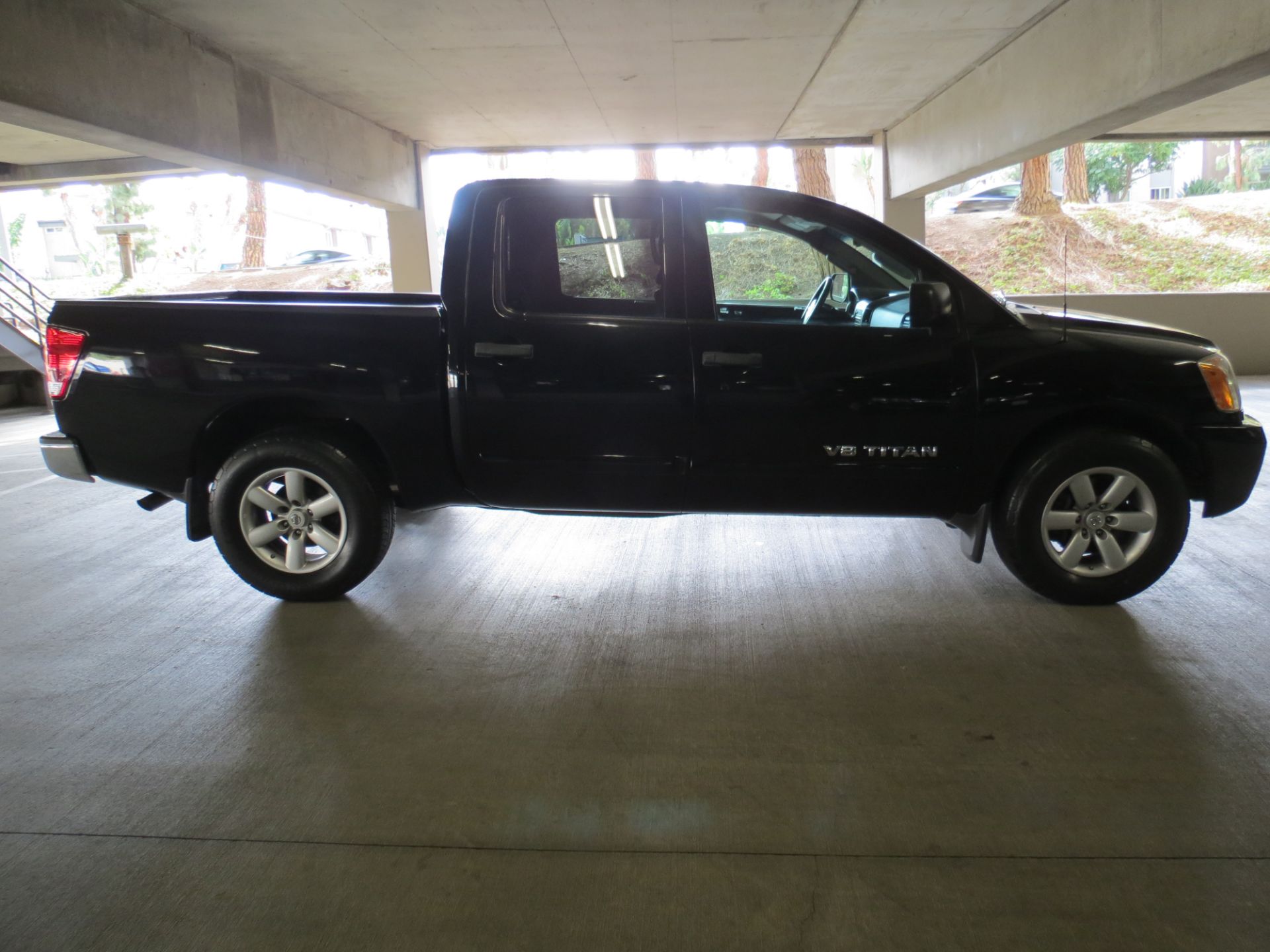 2012 NISSAN TITAN V8 4-DOOR PICKUP TRUCK, BLACK, 97,799 MILES, VIN:1N6AA0EDXCN315261, LIC: 31816G1 - Image 5 of 27