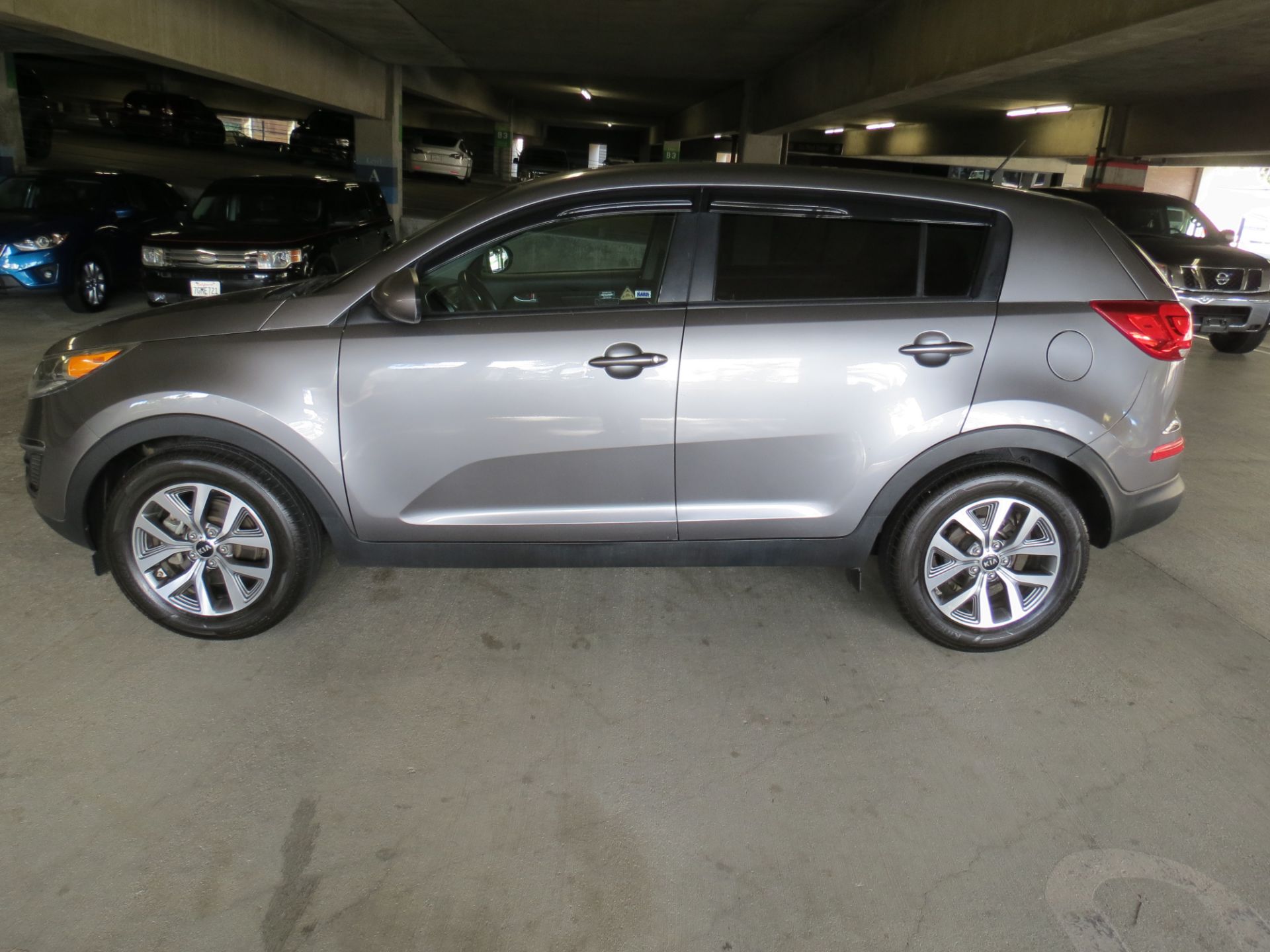 2016 KIA SPORTAGE CROSSOVER SUV, GRAY, 104,621 MILES, VIN: KNDPB3AC8G7820010, LIC: 7MJP138 - Image 8 of 26