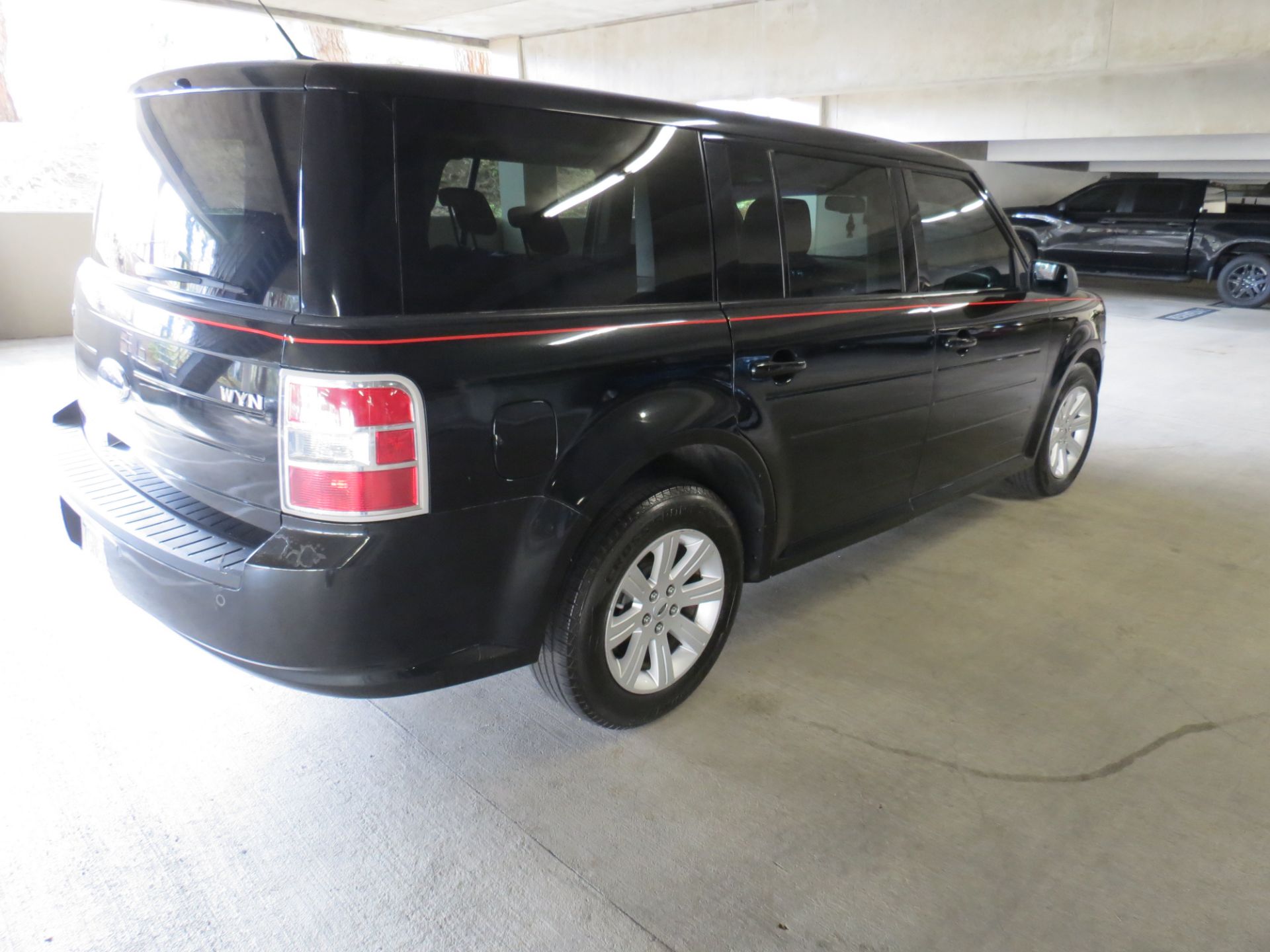 2011 FORD FLEX FULL SIZE CROSSOVER SUV, BLACK, 127,261 MILES, VIN: 2FMGK5BCBBD32669, LIC: 7GME721 - Image 6 of 32