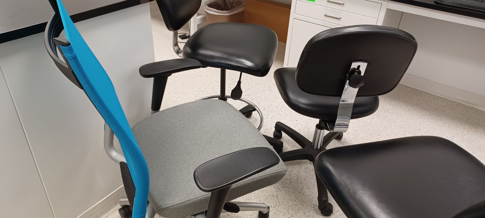 LOT OF 5 LAB CHAIRS - Image 2 of 3