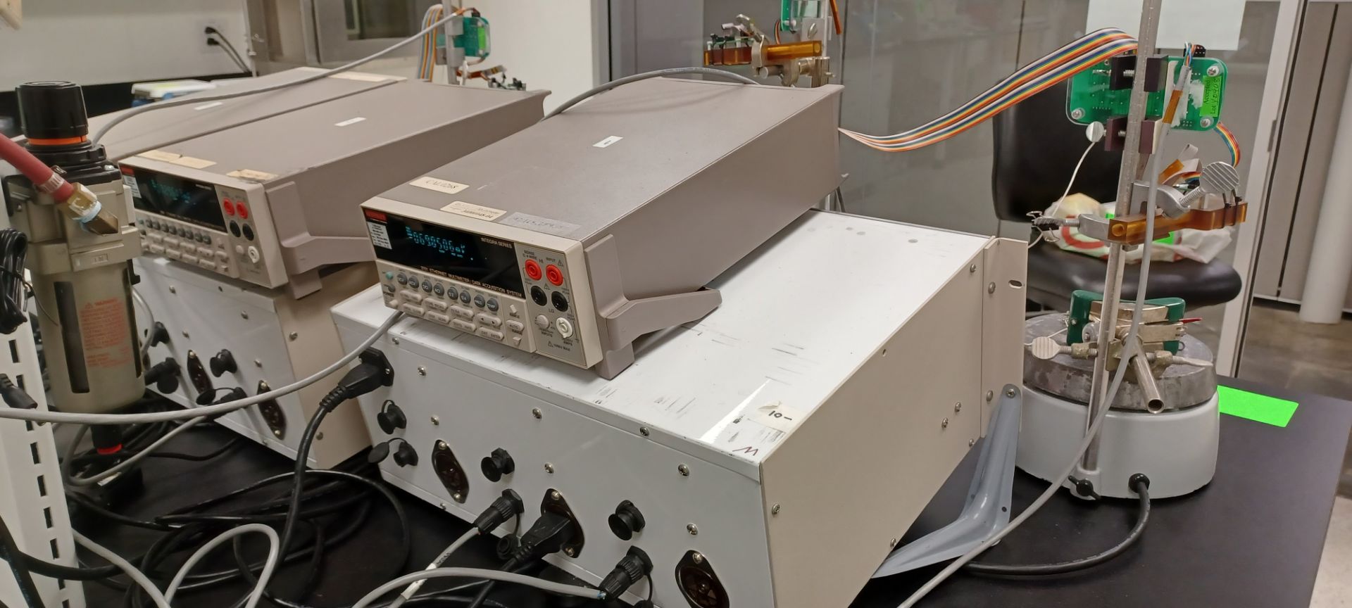 ELECTRO-FREQUENCY TESTING CENTER WITH KEITHLEY MULTIMETERS - Image 4 of 10