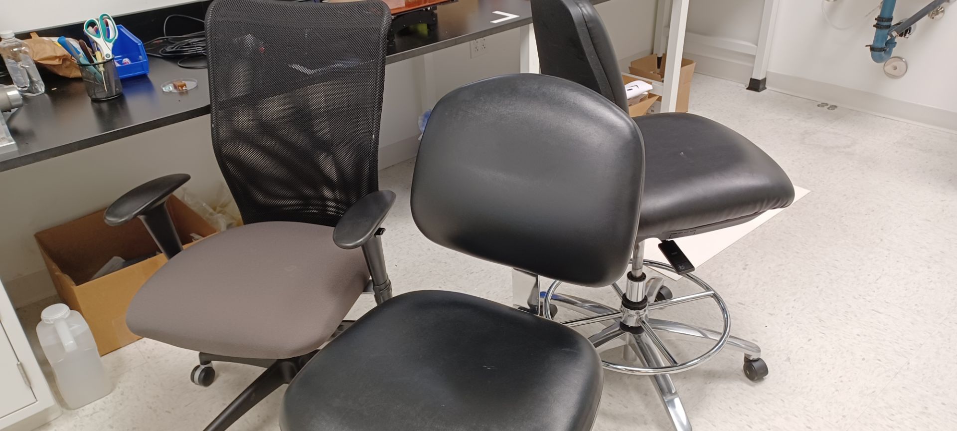 LOT OF 3 OFFICE CHAIRS