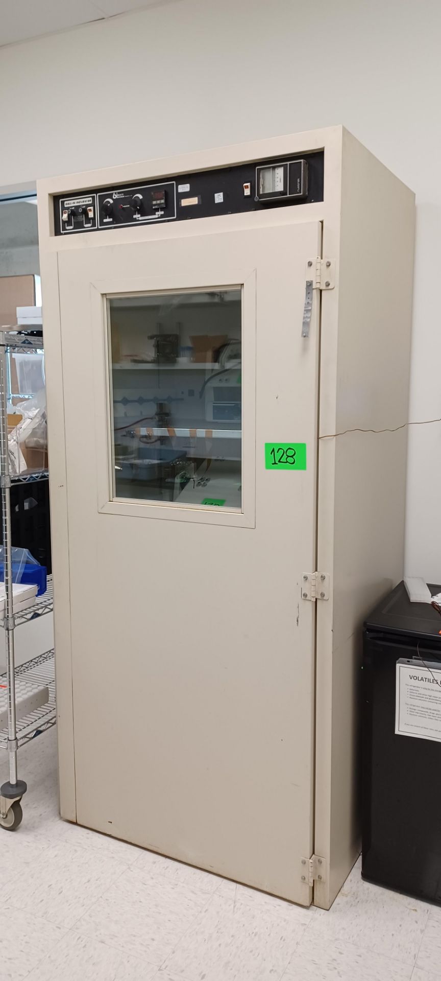 BELLCO BIOTECHNOLOGY ROLL-IN INCUBATOR, CALIBRATED TIL 3/2023