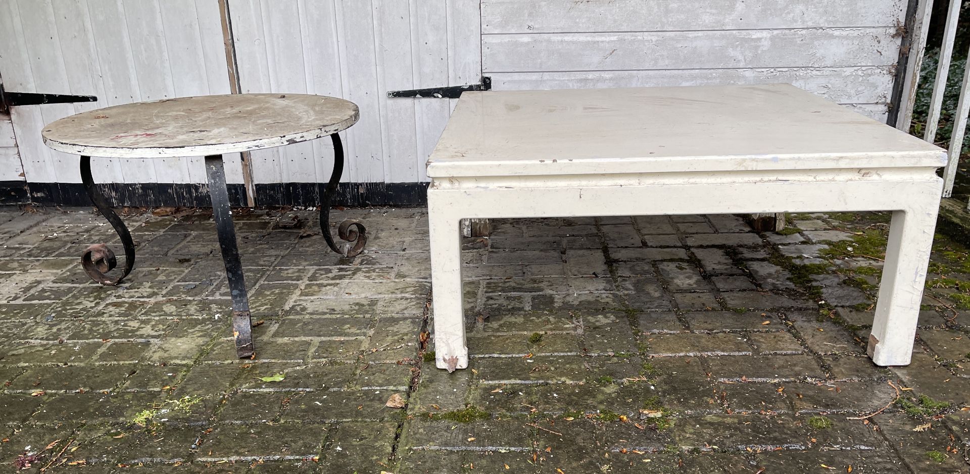 2 SMALL OUTDOOR TABLES - Image 3 of 4