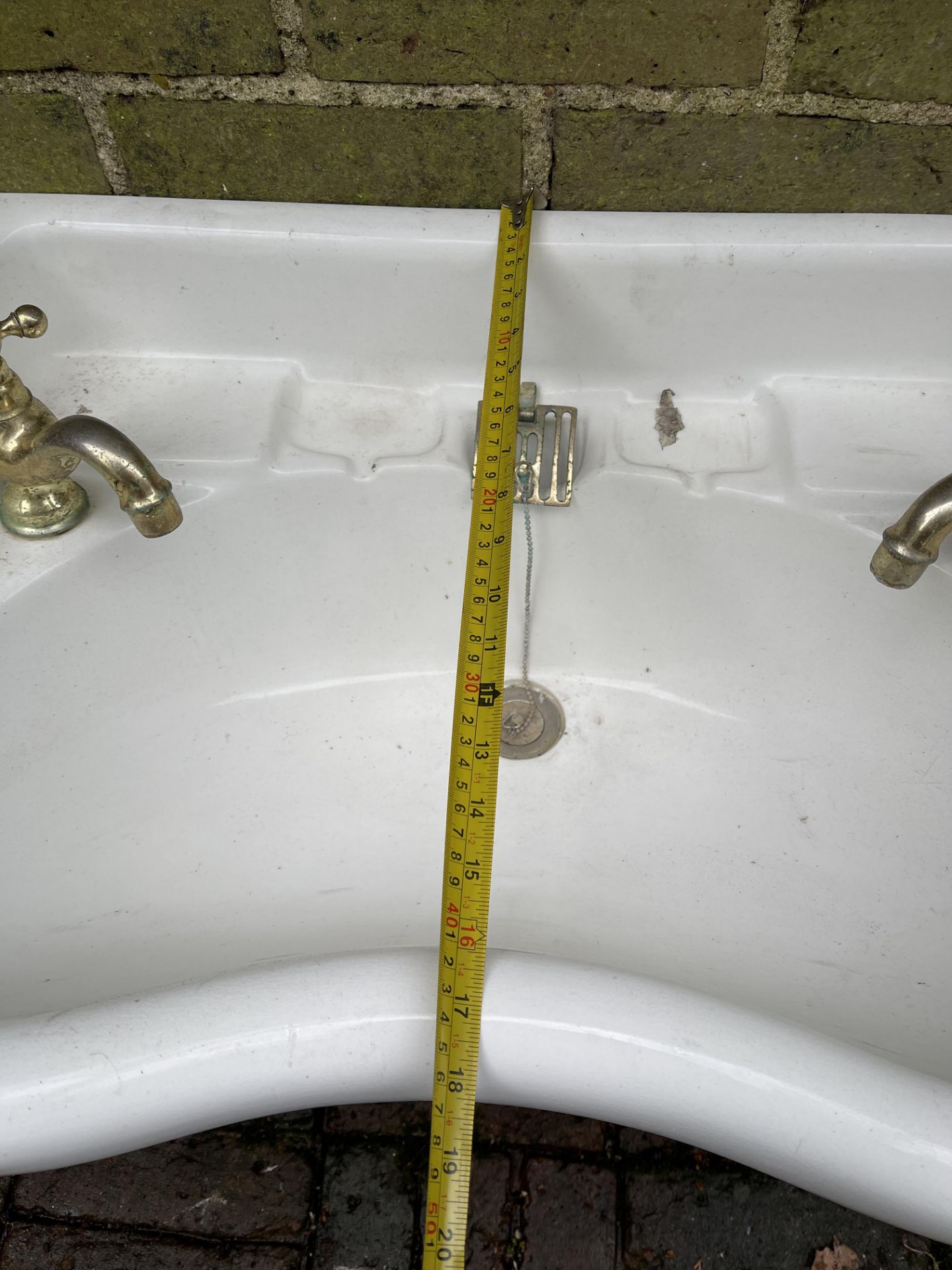 LARGE ANTIQUE PRISTINE SINK WITH ORIGINAL HARDWARE WITH BASE STAND - Image 7 of 8