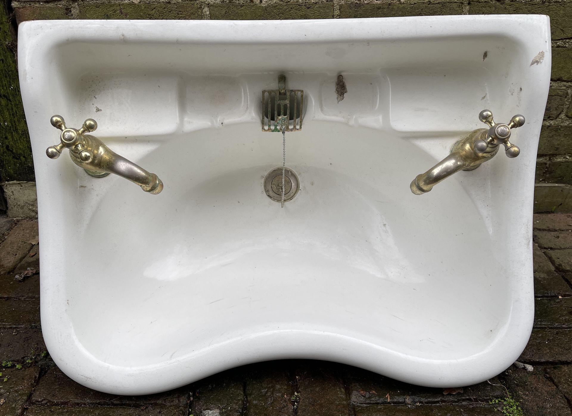 LARGE ANTIQUE PRISTINE SINK WITH ORIGINAL HARDWARE WITH BASE STAND - Image 2 of 8