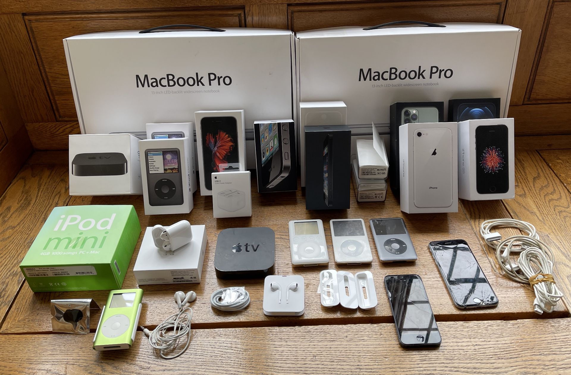 GIANT LOT OF APPLE PRODUCTS , IPHONES , APPLE TV, EARPODS