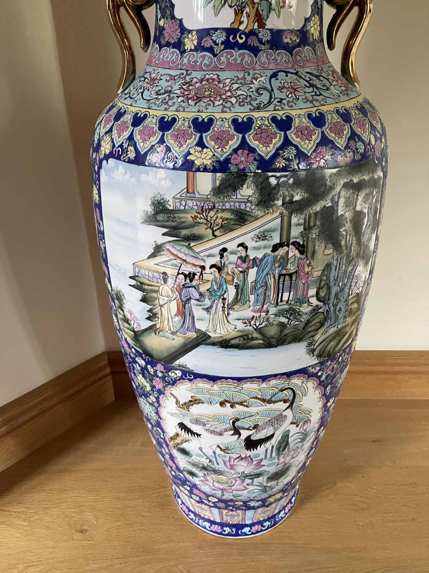 APPROX 5" FT TALL ANTIQUE ASIAN INTRICATE FLOOR STANDING VASE VALUED AT $6000 - Image 2 of 5