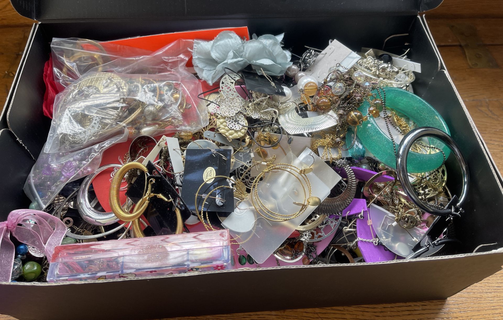 LARGE LOT OF BRAND NEW COSTUME JEWELRY - GREAT FOR RESALE