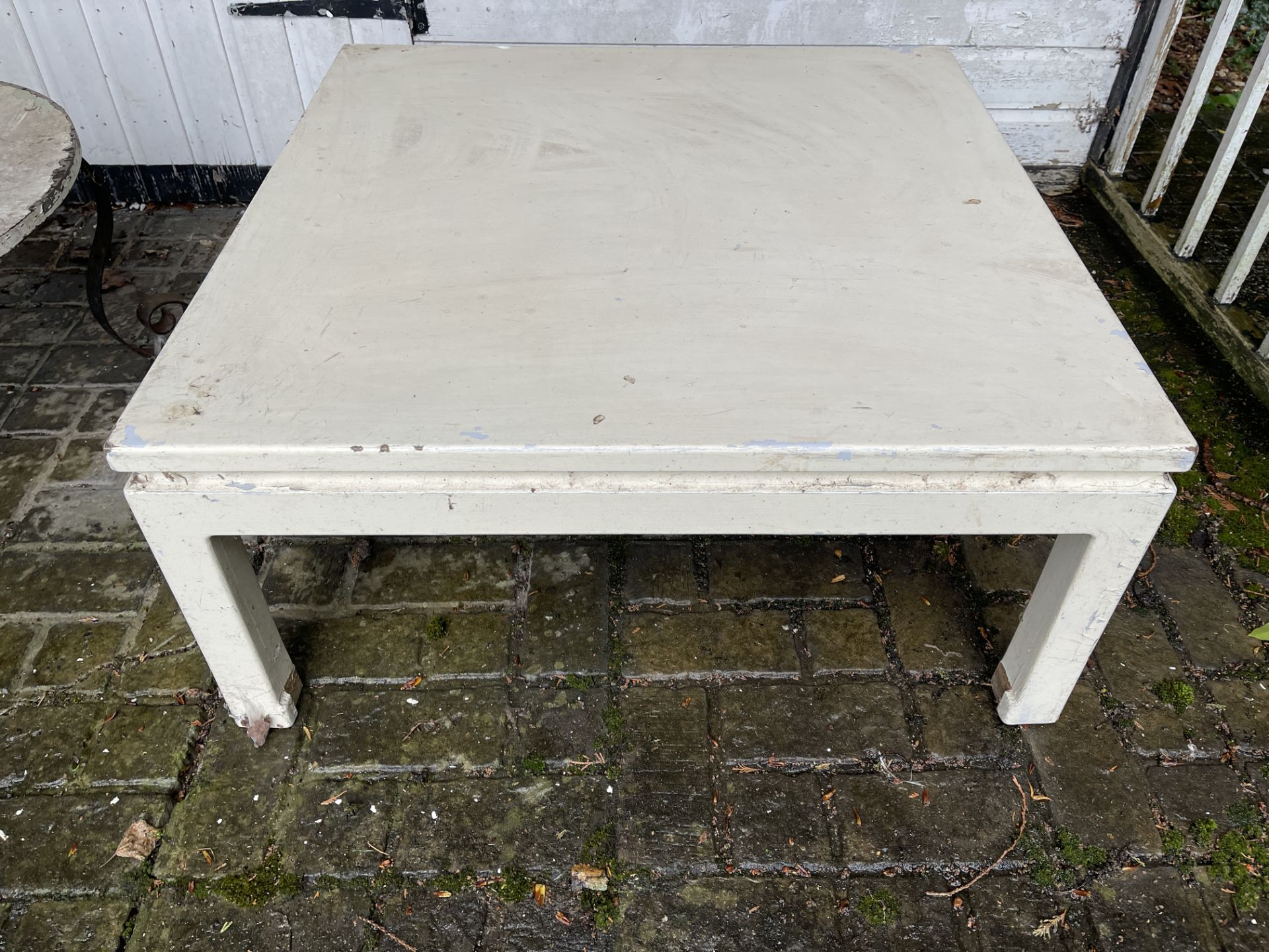 2 SMALL OUTDOOR TABLES - Image 2 of 4