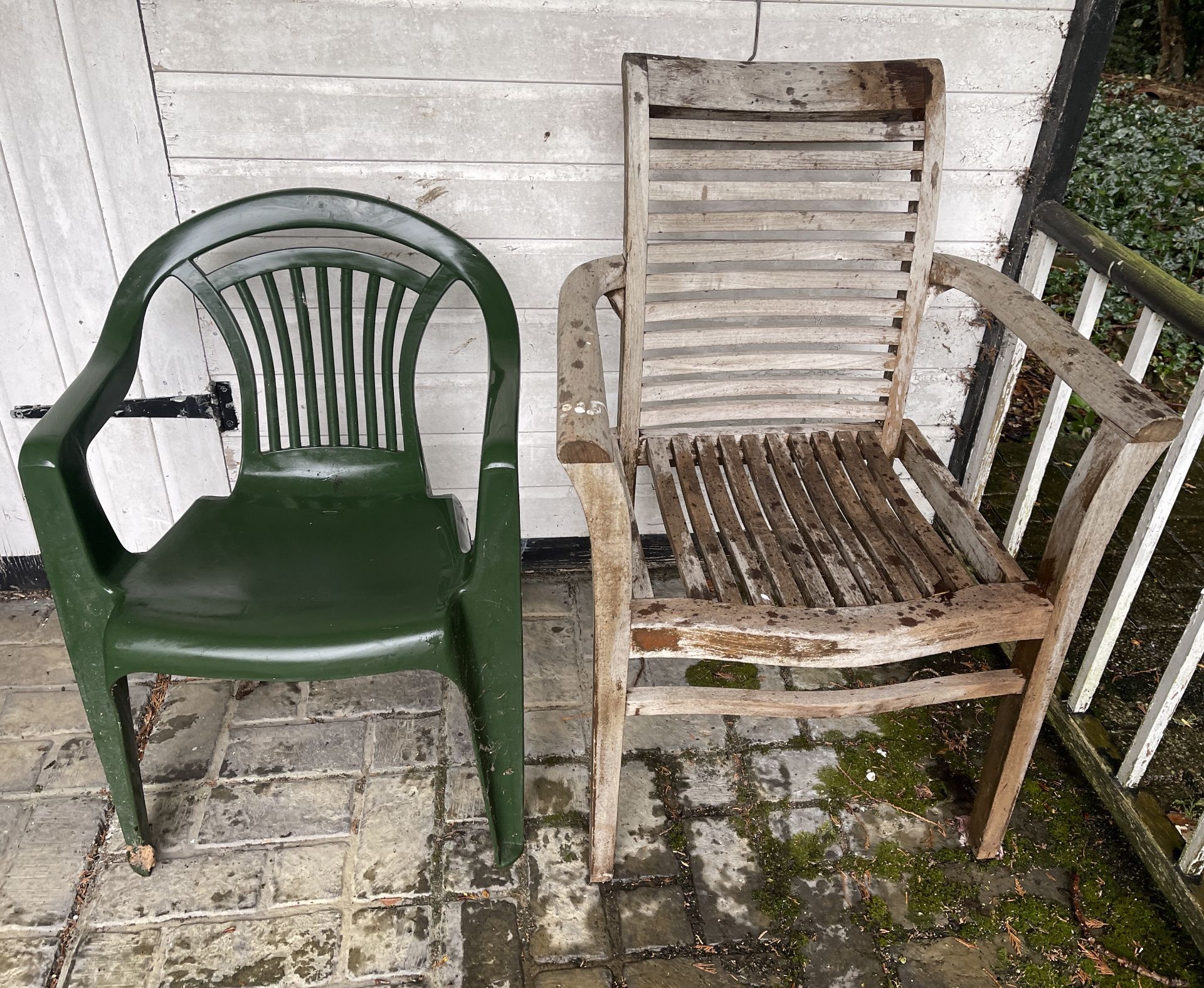 2 OUTDOOR CHAIRS