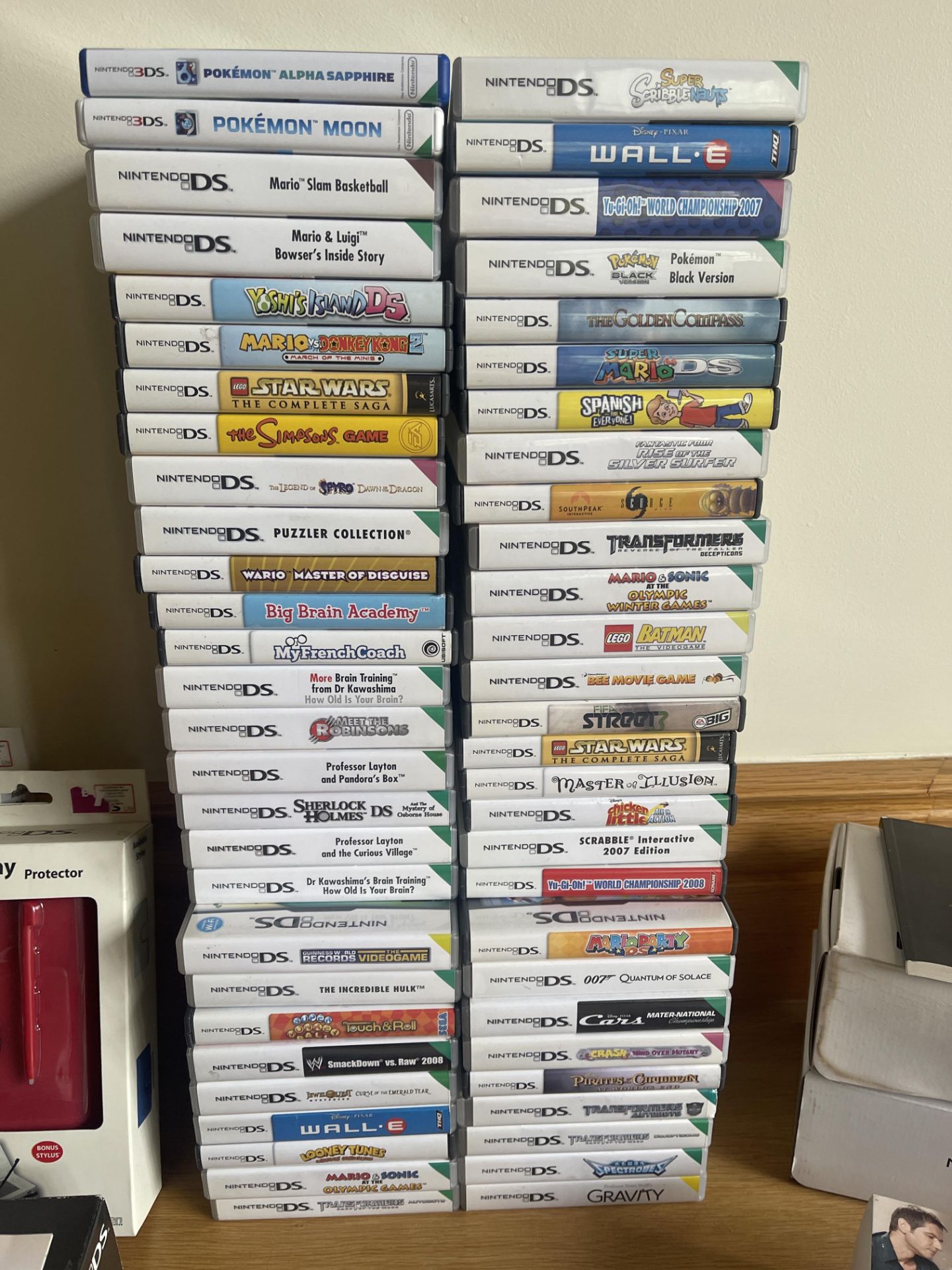 GIANT LOT OF NINTENDO DS GAMES , CASES AND GAMING UNIT - Image 4 of 6