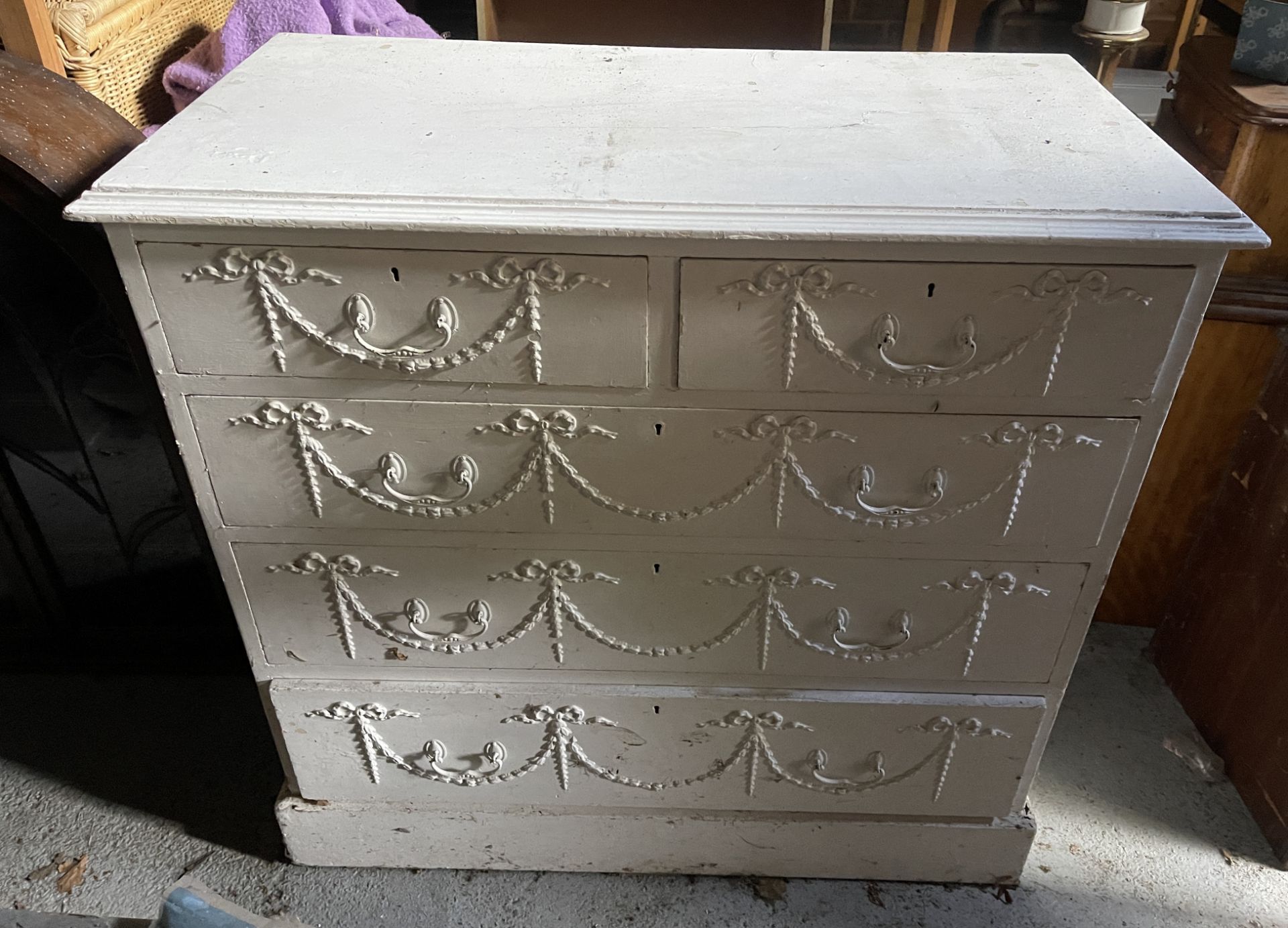 VICTORIAN WOOD WHITE CHEST OF DRAWERS