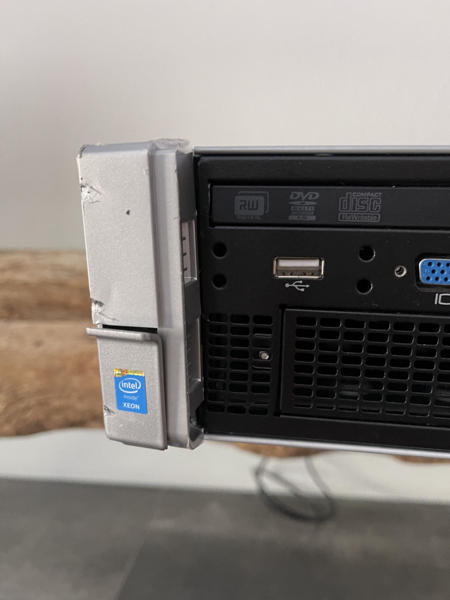 HP Server Model DL380 SERIAL NUMBER: MXQ534020D YEAR 2015 - Image 4 of 9