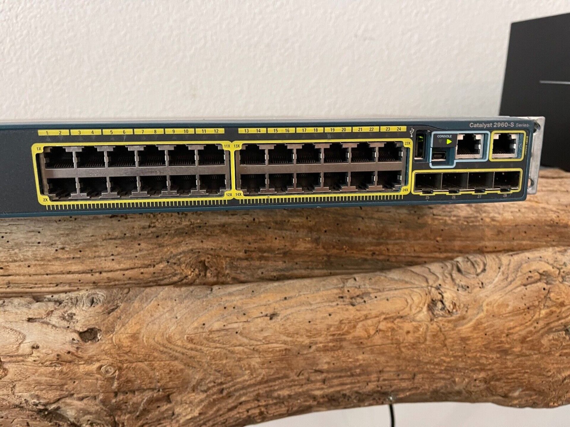 WS-C2960S-24TS-L / CISCO CATALYST 2960-S SWITCHS 24 PORT / ANATEL - Image 5 of 6